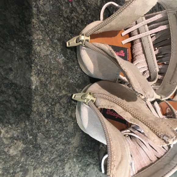 Sandals - Picture 2 of 5